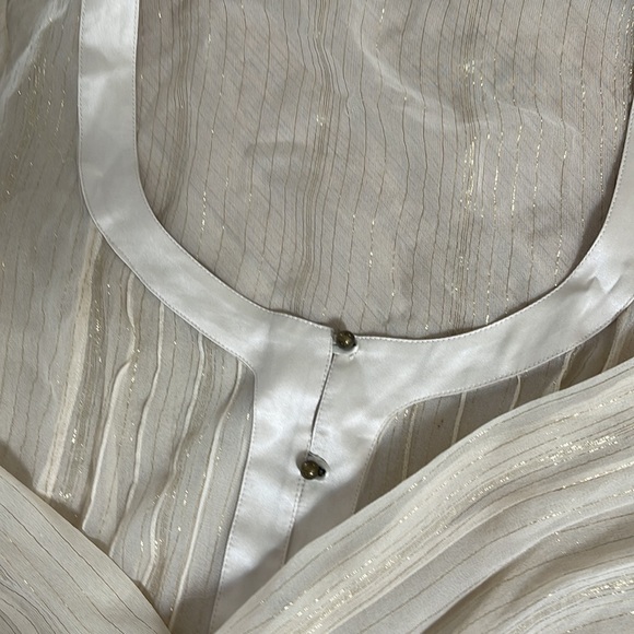 Sheer blouse with gold details - Picture 5 of 5